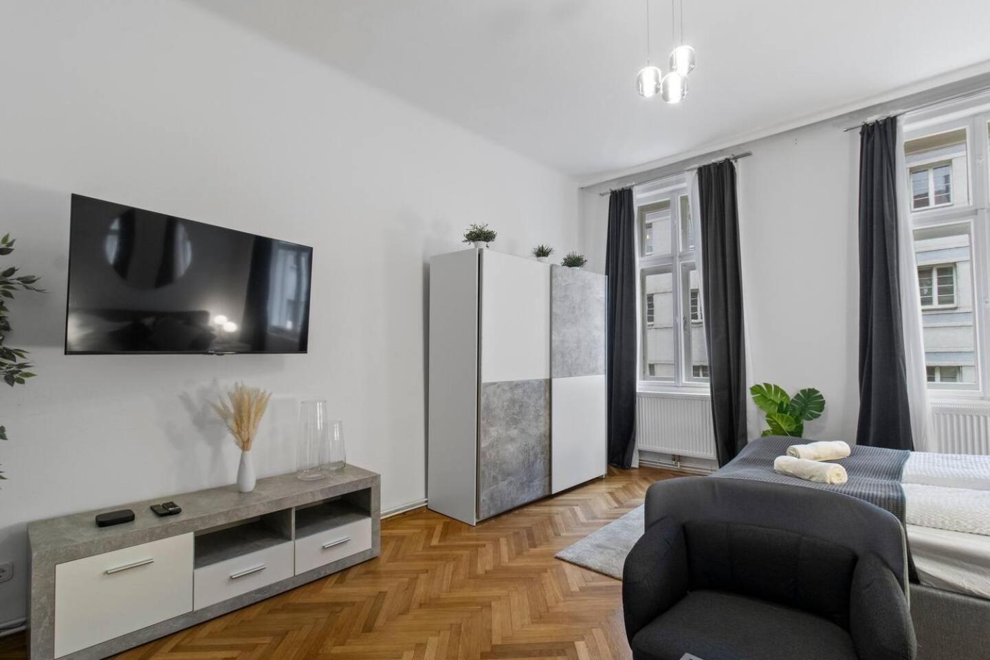 Apartment, Central, 2 Min To U1 Keplerplatz * Vienna